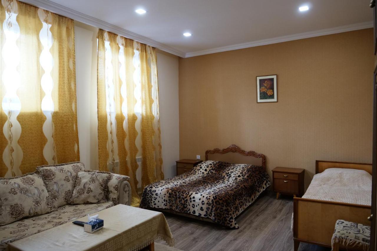 Guest House Kumayri Gjoemri Buitenkant foto